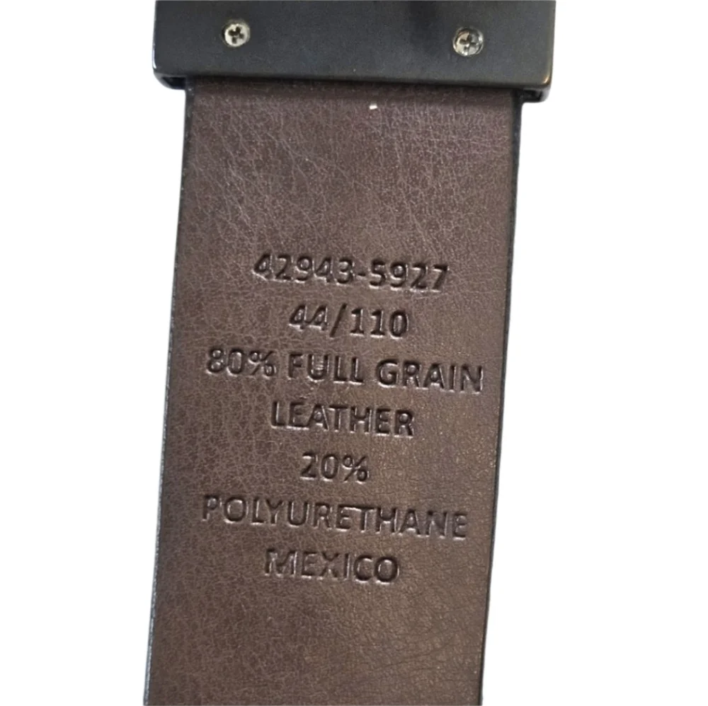 Men’s Levi’s Black Leather Belt – Size 44 | Signature Collection